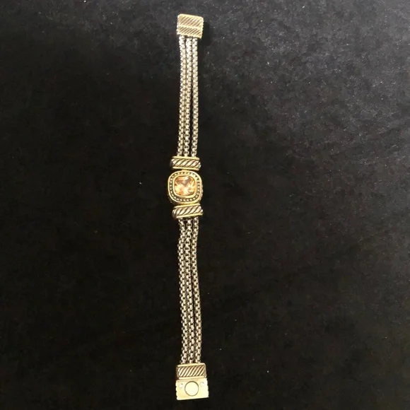 - Bracelet - Picture 2 of 8